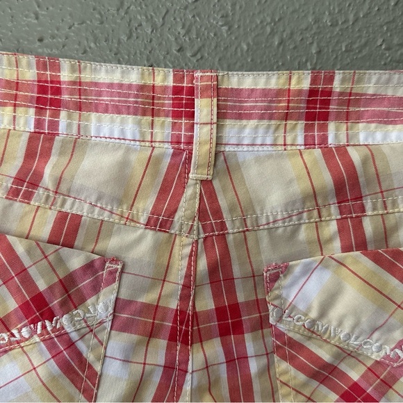 Women's Size 1 Volcom Pink and Yellow Plaid Bermuda Shorts - Picture 11 of 11
